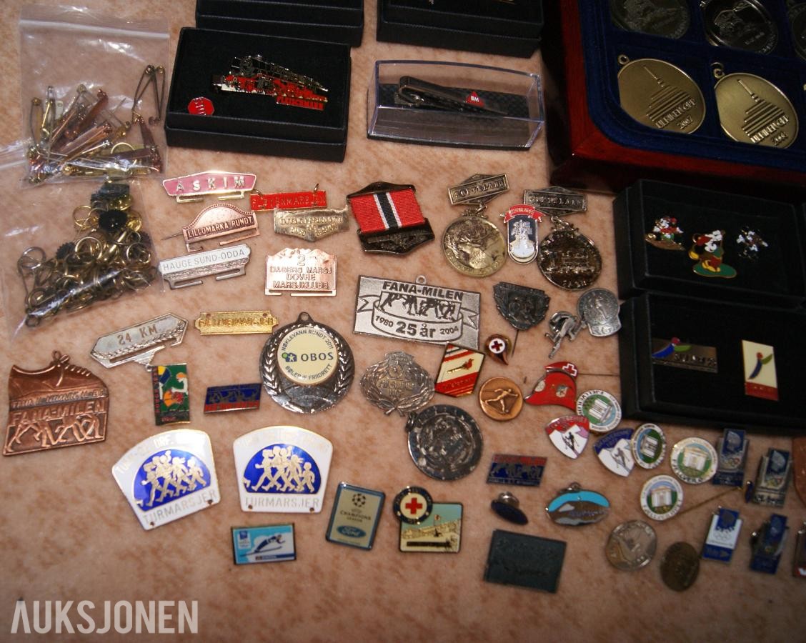 Medaljer & Pins - ingen minstepris