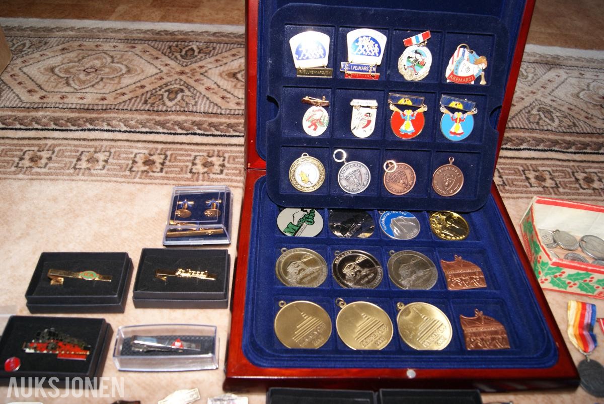 Medaljer & Pins - ingen minstepris