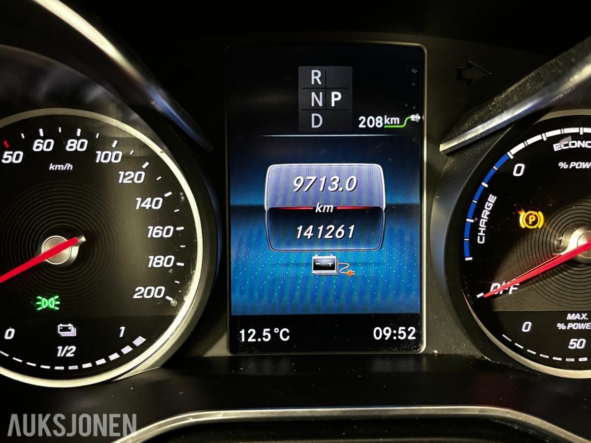 2022 MERCEDES-BENZ EQV 300 AIRMATIC 8 SETER, 141261KM