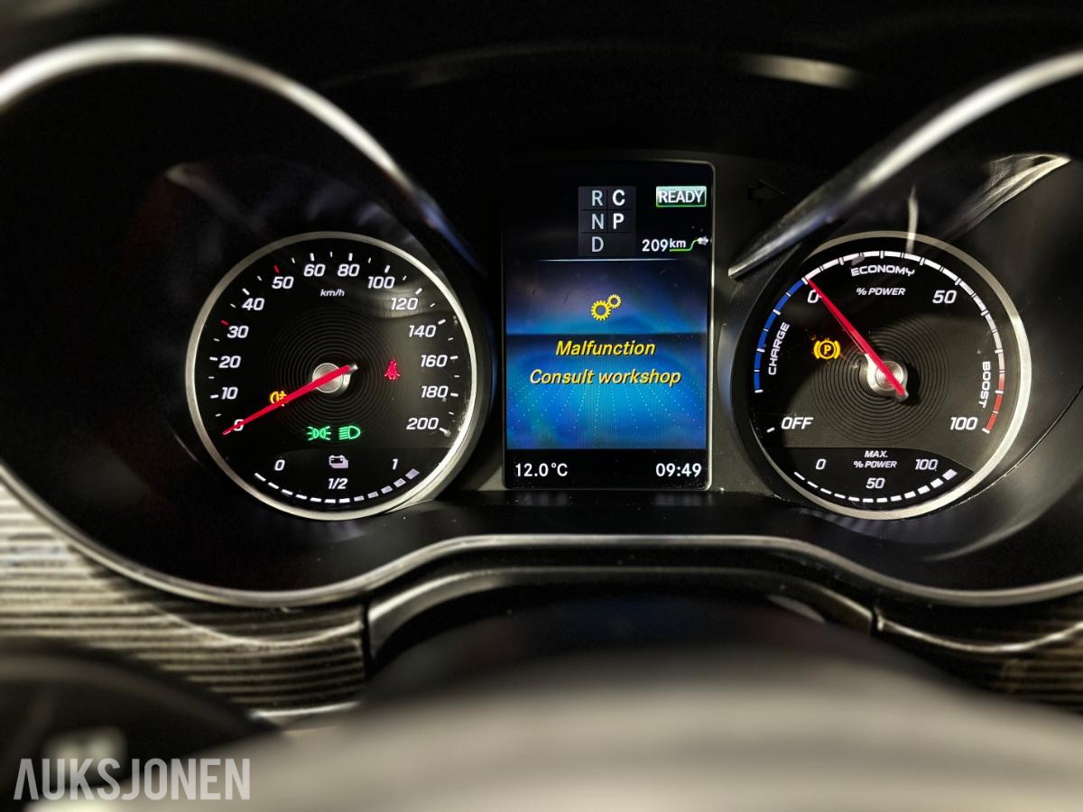 2022 MERCEDES-BENZ EQV 300 AIRMATIC 8 SETER, 141261KM