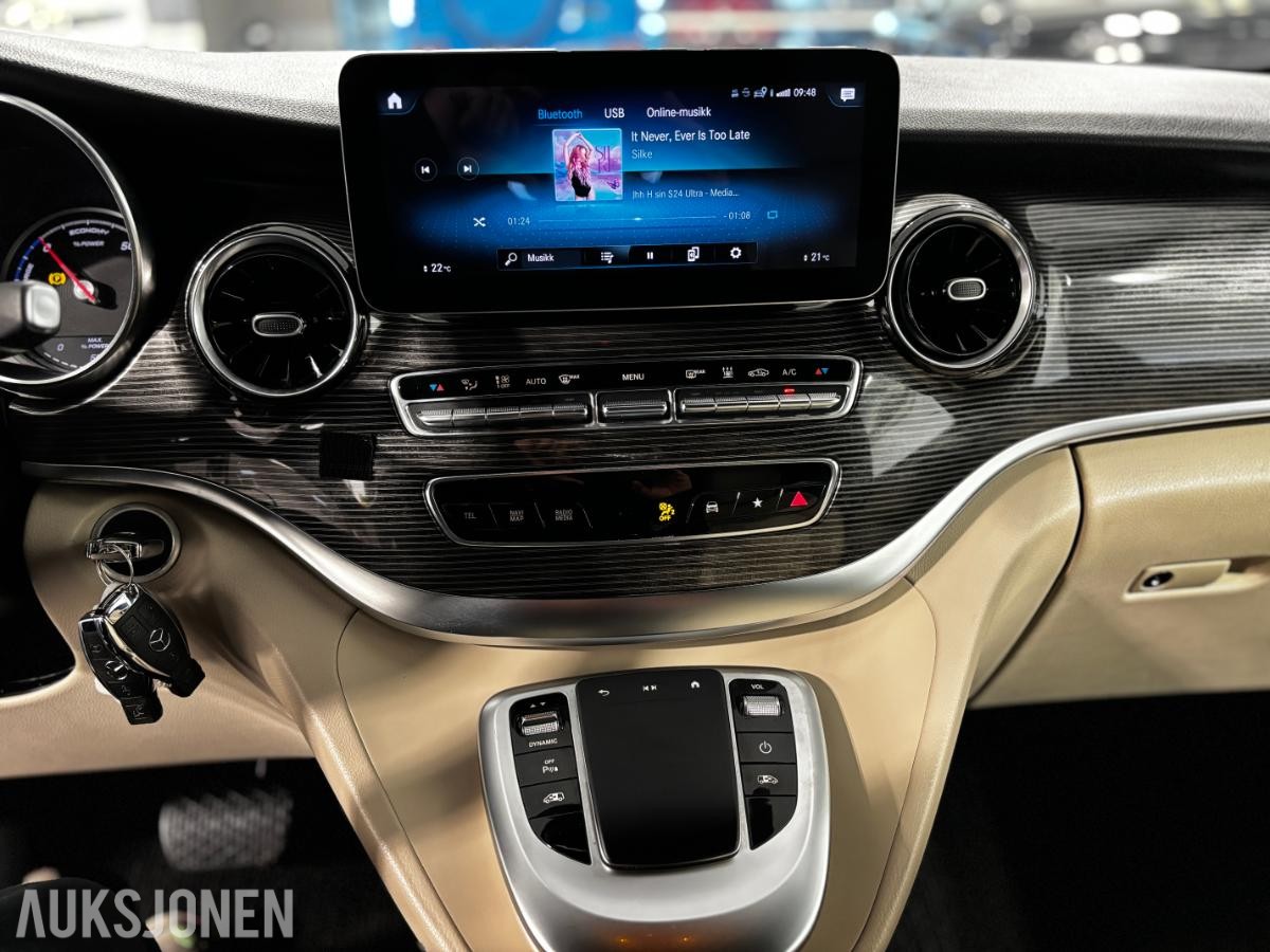 2022 MERCEDES-BENZ EQV 300 AIRMATIC 8 SETER, 141261KM