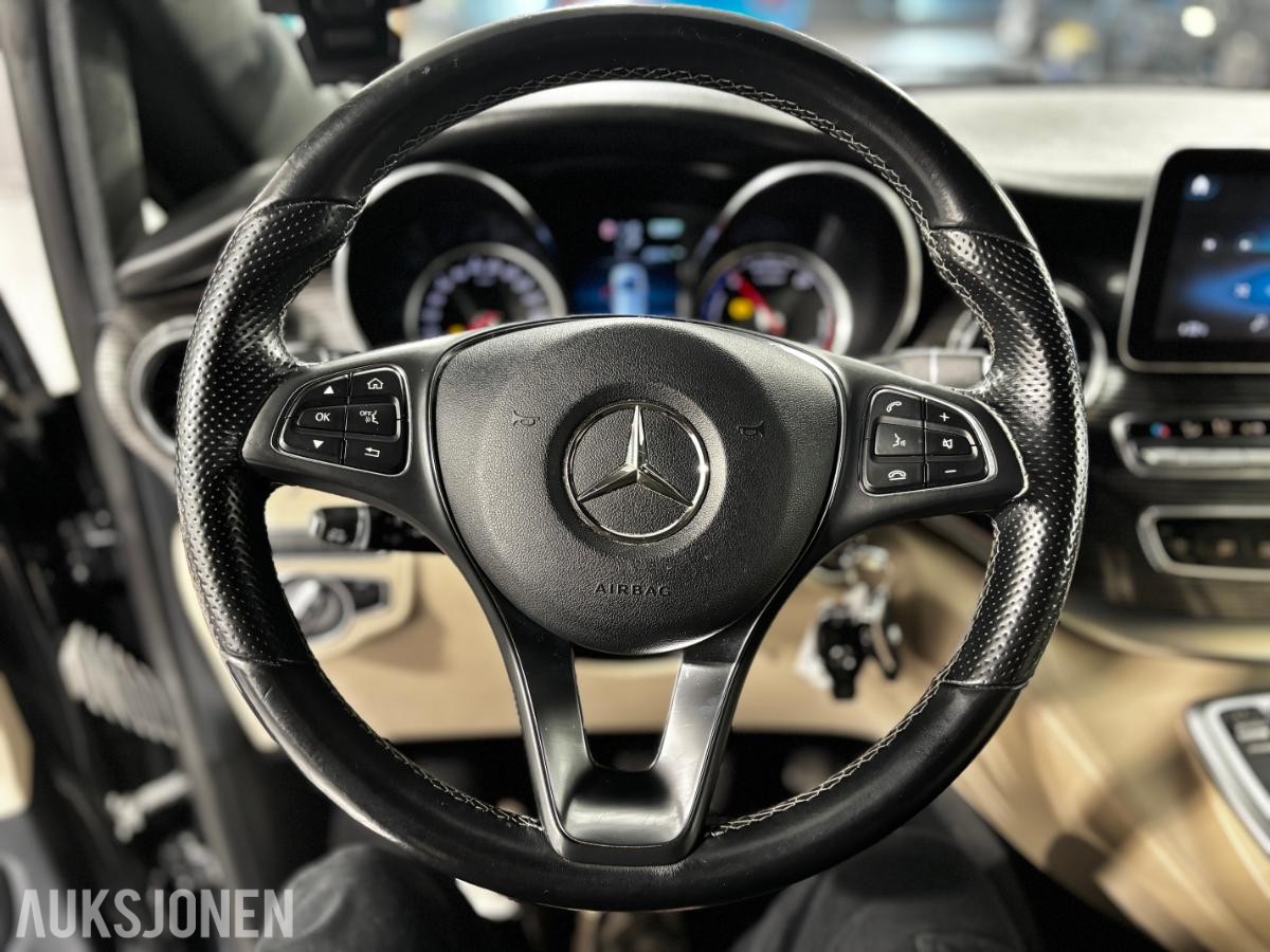 2022 MERCEDES-BENZ EQV 300 AIRMATIC 8 SETER, 141261KM
