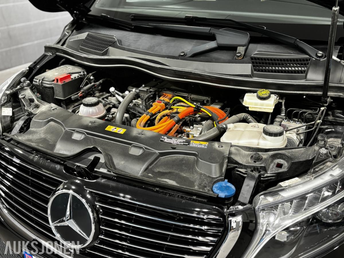 2022 MERCEDES-BENZ EQV 300 AIRMATIC 8 SETER, 141261KM