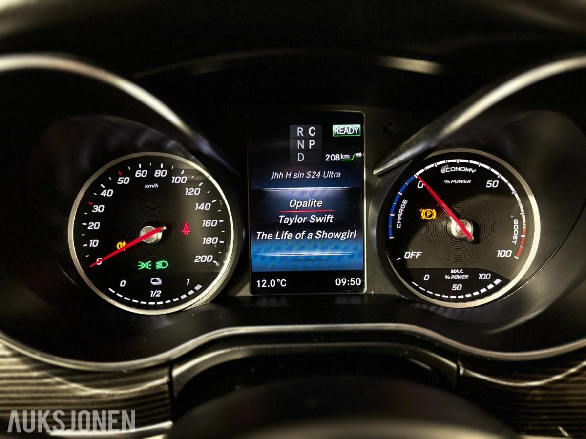 2022 MERCEDES-BENZ EQV 300 AIRMATIC 8 SETER, 141261KM