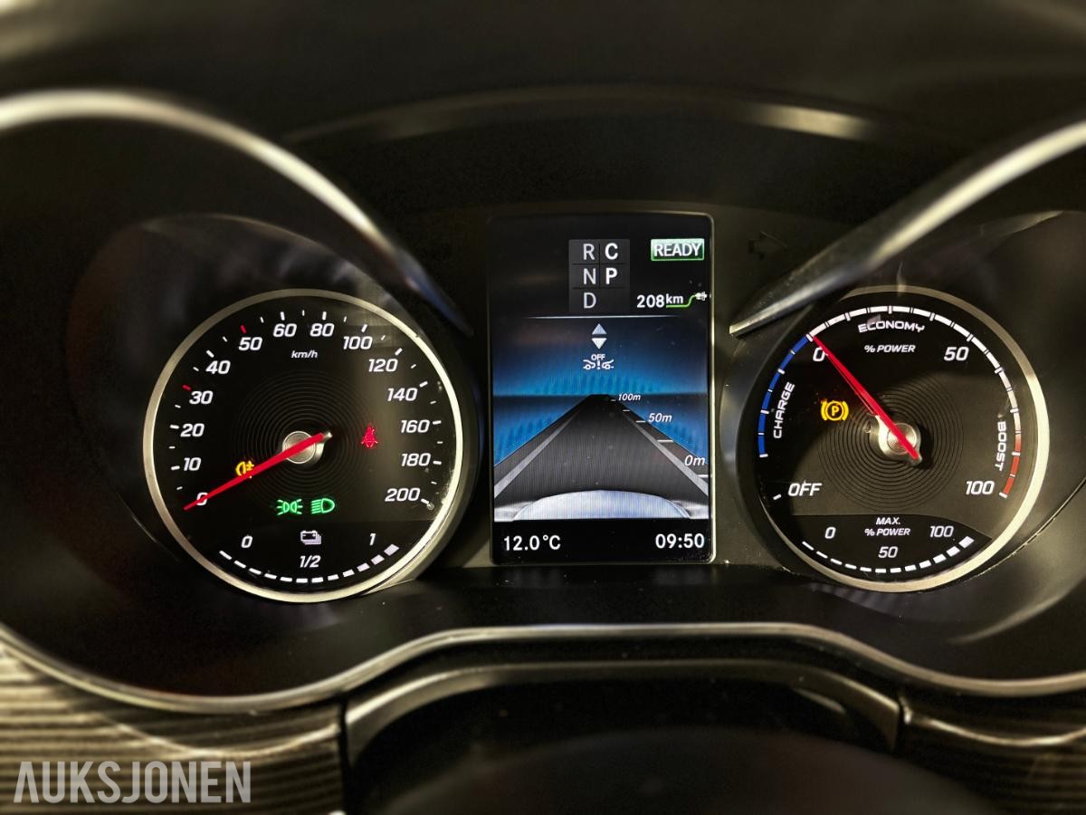 2022 MERCEDES-BENZ EQV 300 AIRMATIC 8 SETER, 141261KM