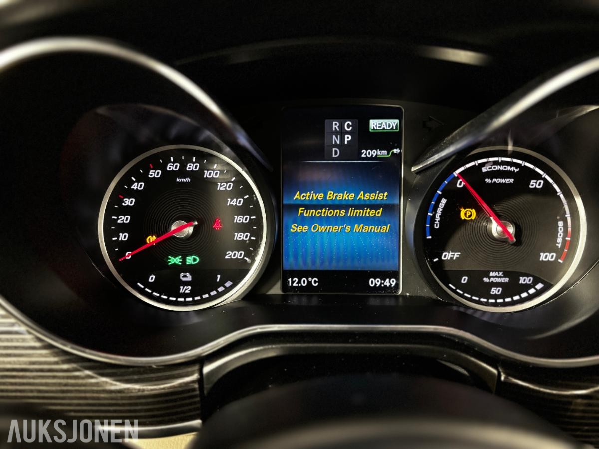 2022 MERCEDES-BENZ EQV 300 AIRMATIC 8 SETER, 141261KM