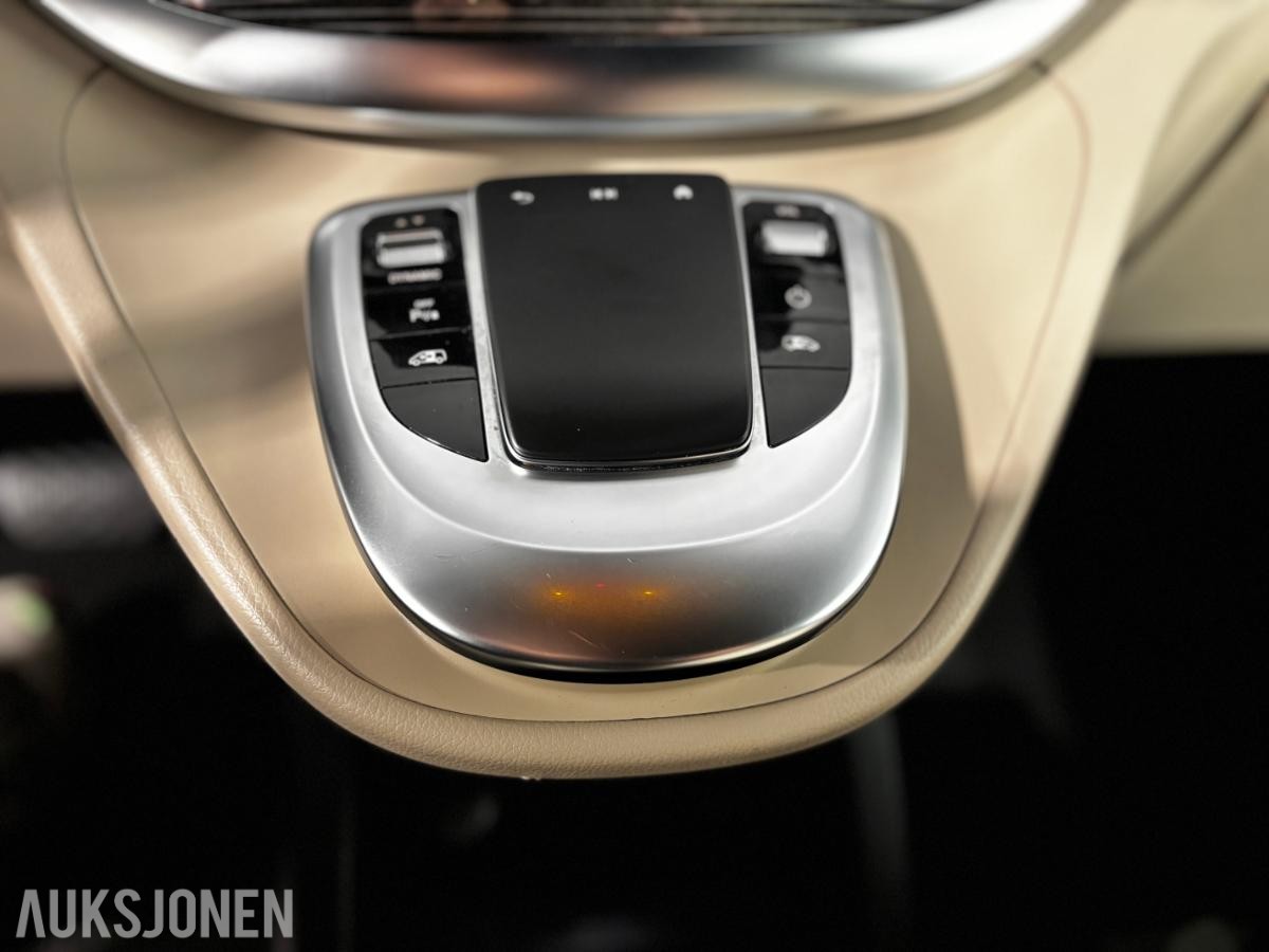2022 MERCEDES-BENZ EQV 300 AIRMATIC 8 SETER, 141261KM