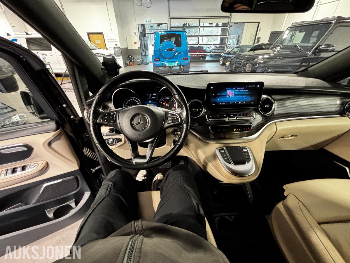 2022 MERCEDES-BENZ EQV 300 AIRMATIC 8 SETER, 141261KM
