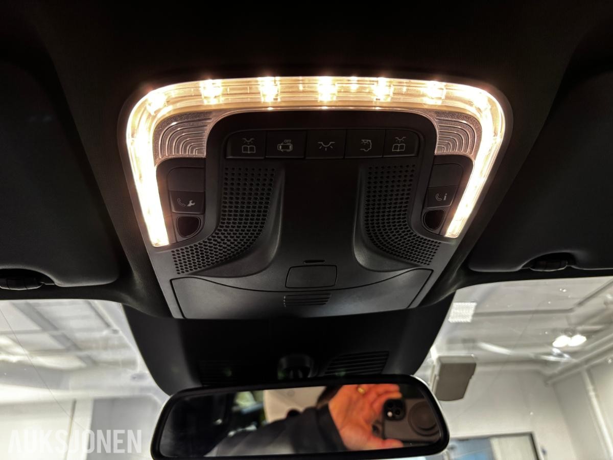 2022 MERCEDES-BENZ EQV 300 AIRMATIC 8 SETER, 141261KM