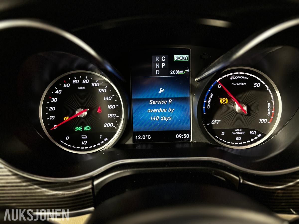 2022 MERCEDES-BENZ EQV 300 AIRMATIC 8 SETER, 141261KM