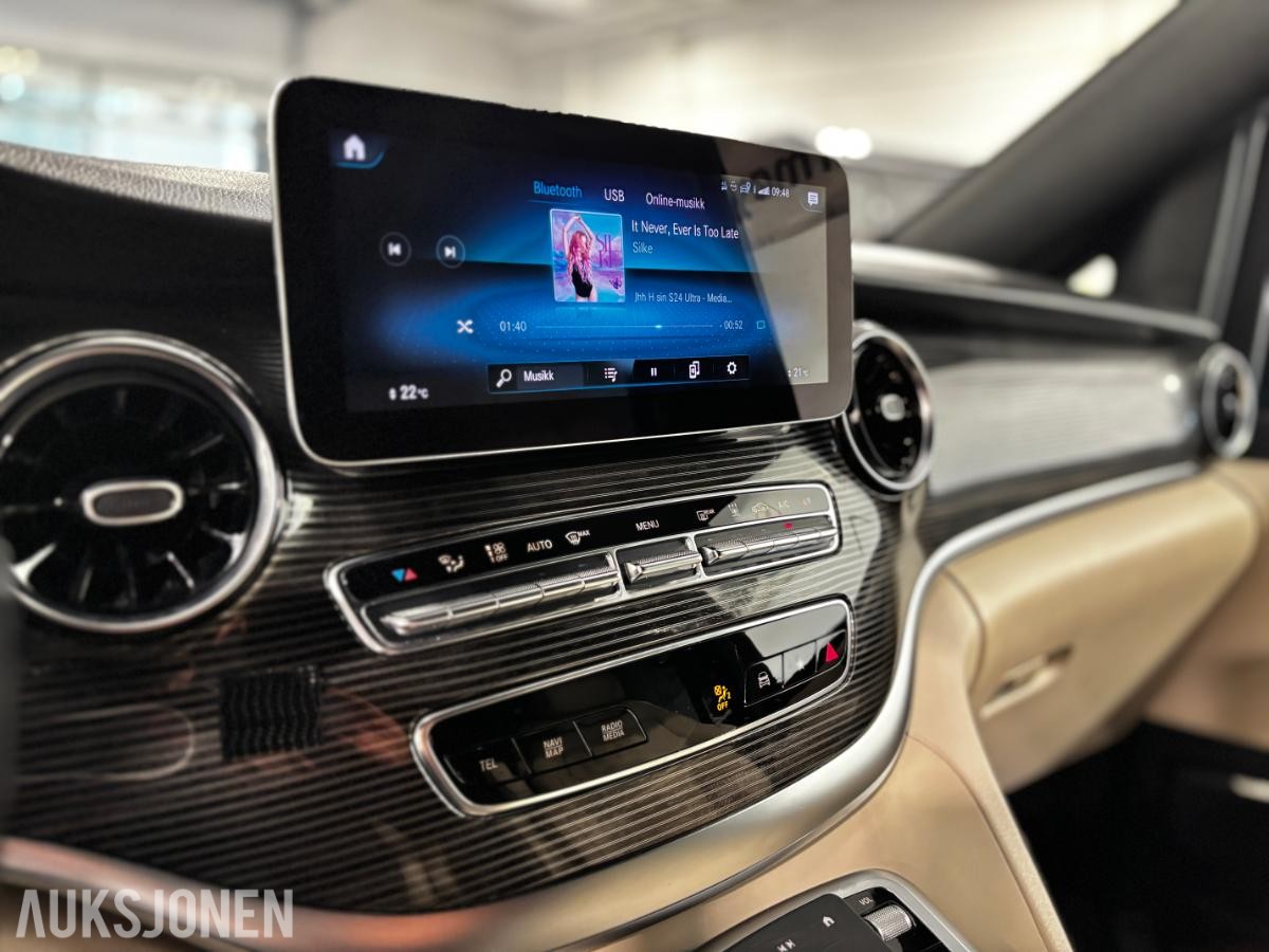 2022 MERCEDES-BENZ EQV 300 AIRMATIC 8 SETER, 141261KM