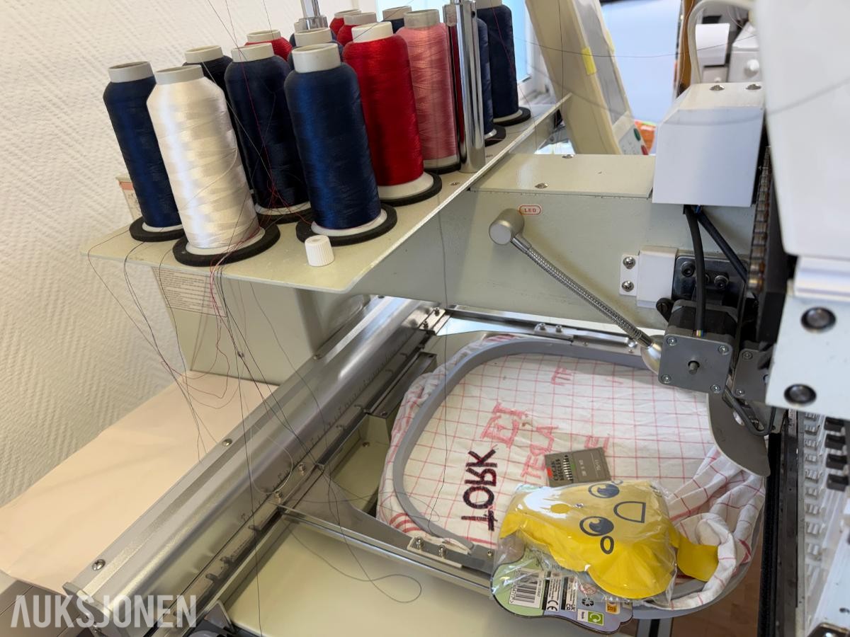 Industriell broderimaskin ELUCKY 15-nåls - flerhodet, med skjerm og tilbehør