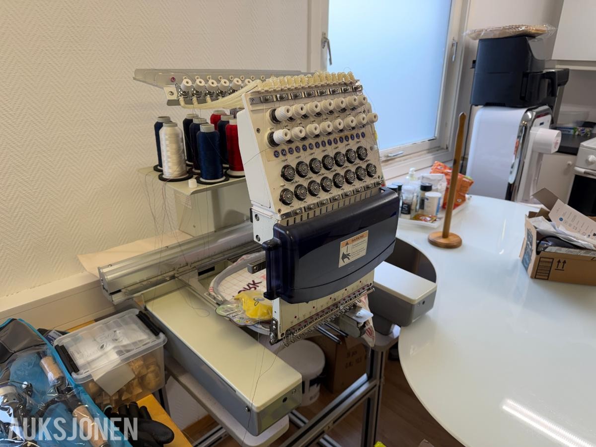 Industriell broderimaskin ELUCKY 15-nåls - flerhodet, med skjerm og tilbehør