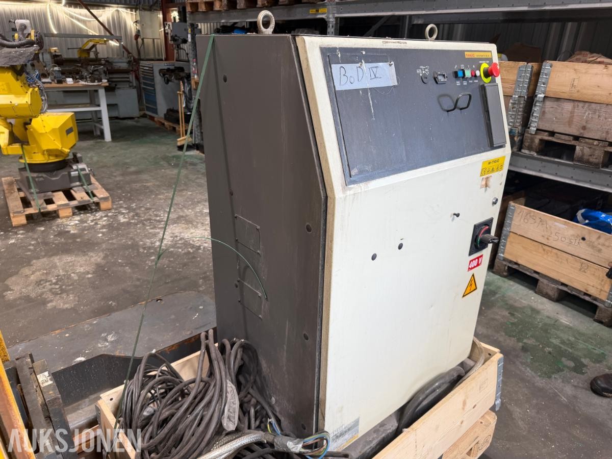 FANUC M-710iC industrirobot med styreskap (R-30iA)