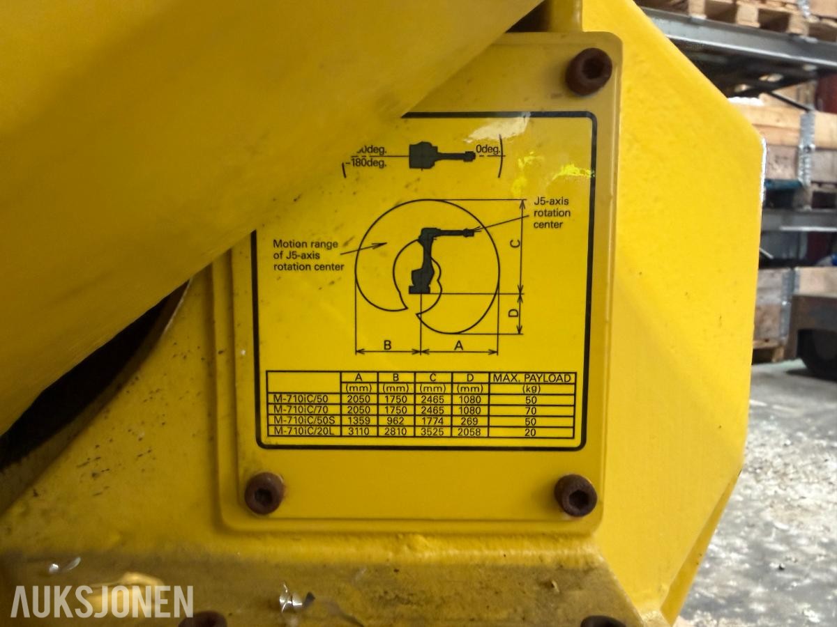 FANUC M-710iC industrirobot med styreskap (R-30iA)