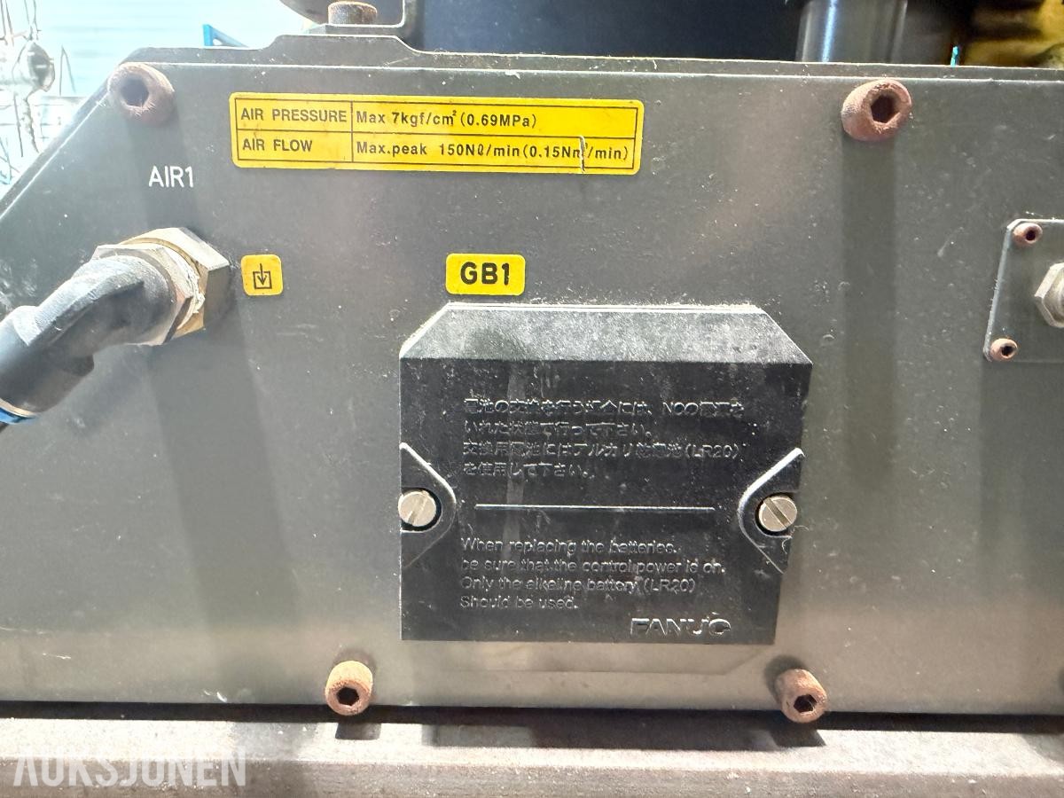 FANUC M-710iC industrirobot med styreskap (R-30iA)