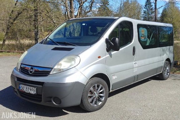 2010 Opel Vivaro 2.0 diesel 114hk 9-Seter cruisekontroll s+v dekk eu ok til 02.2028