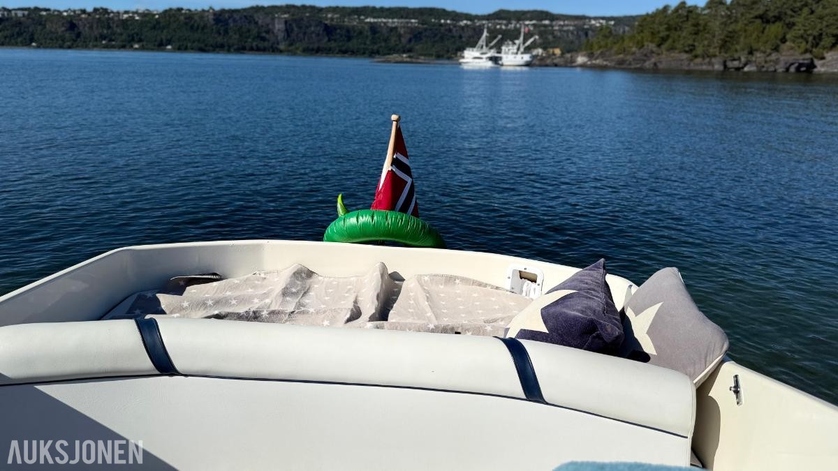1989 Scand Dynamic 7100 med Volvo Penta AQ271 og båthenger