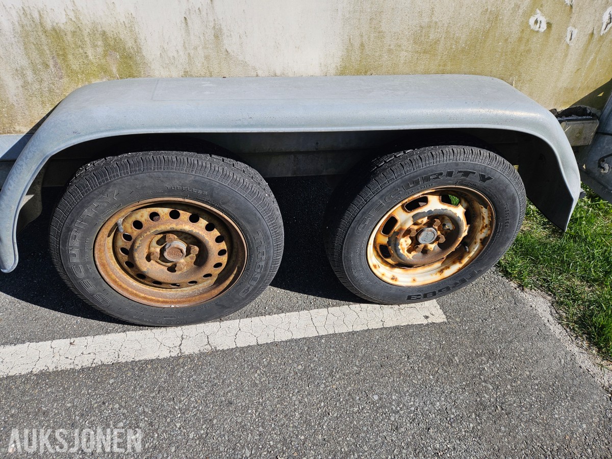 2000 Bk-hengeren hestehenger/dyrehenger - Totalvekt 2075 kg