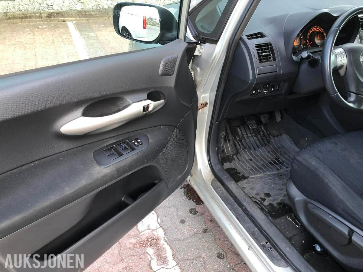 2008 Toyota Auris 1.4 90hk   manuell diesel  eu ok 