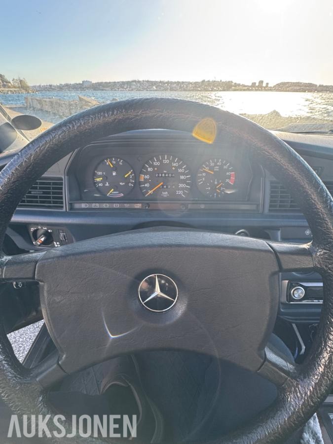 1985 Mercedes-Benz 190E 2.0 automat s+v dekk eu ok til 02.2027