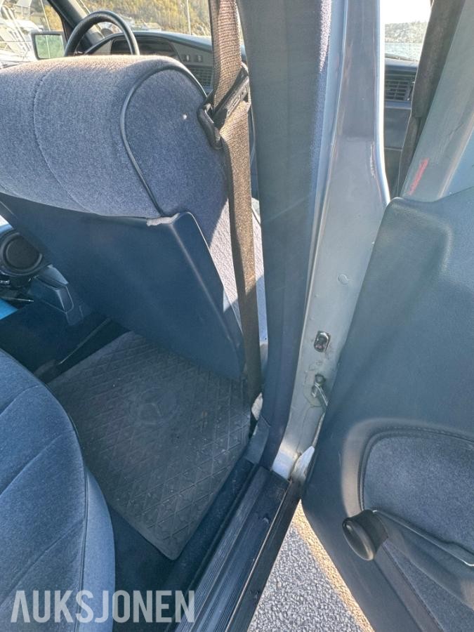 1985 Mercedes-Benz 190E 2.0 automat s+v dekk eu ok til 02.2027