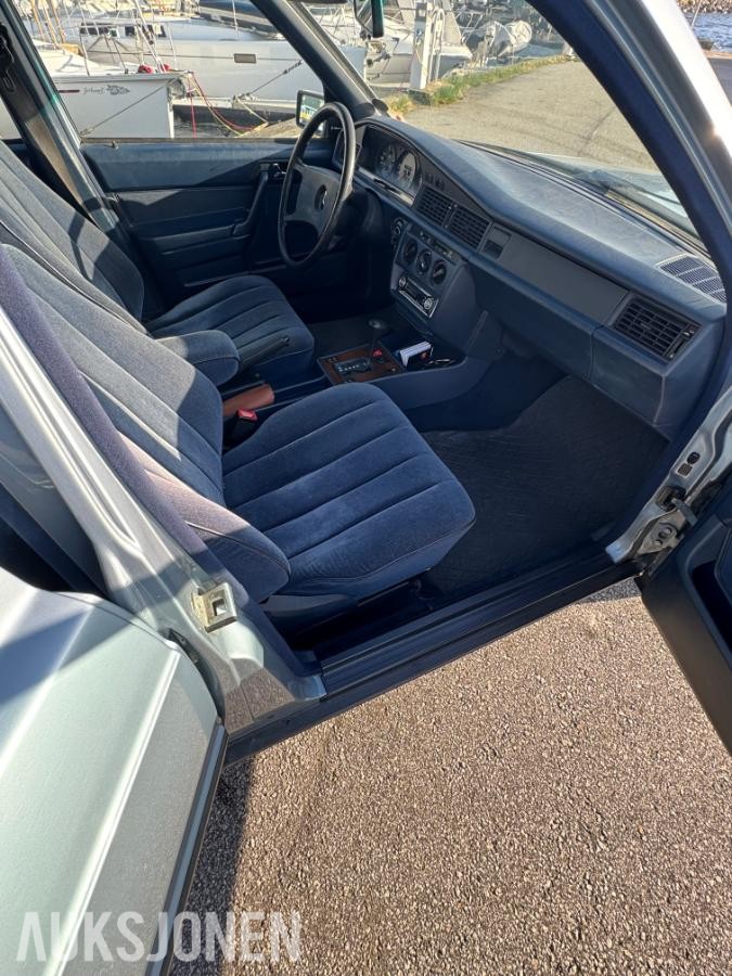1985 Mercedes-Benz 190E 2.0 automat s+v dekk eu ok til 02.2027