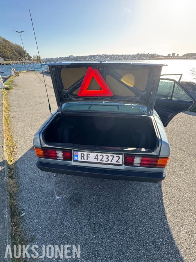 1985 Mercedes-Benz 190E 2.0 automat s+v dekk eu ok til 02.2027