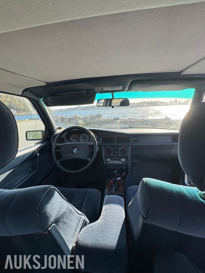 1985 Mercedes-Benz 190E 2.0 automat s+v dekk eu ok til 02.2027