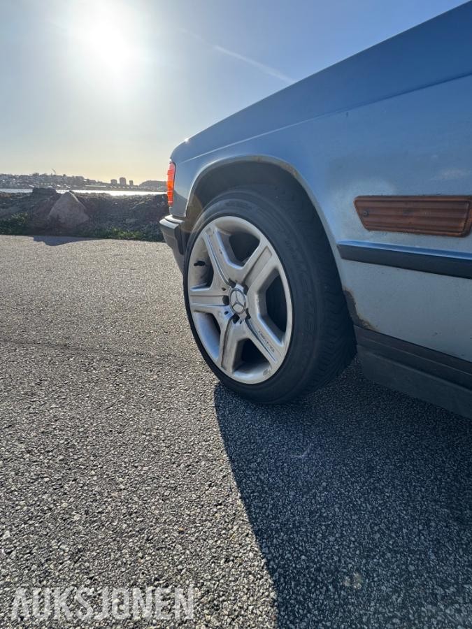 1985 Mercedes-Benz 190E 2.0 automat s+v dekk eu ok til 02.2027