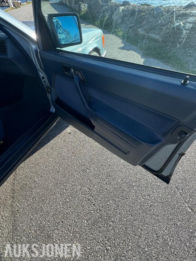 1985 Mercedes-Benz 190E 2.0 automat s+v dekk eu ok til 02.2027