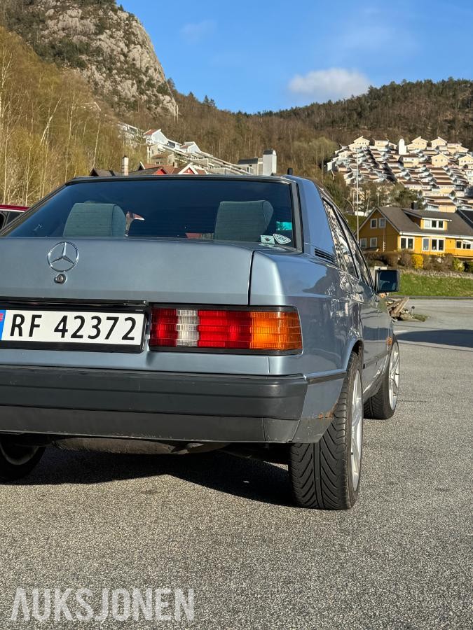 1985 Mercedes-Benz 190E 2.0 automat s+v dekk eu ok til 02.2027