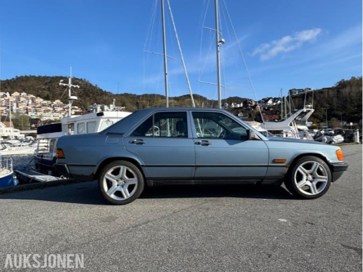 1985 Mercedes-Benz 190E 2.0 automat s+v dekk eu ok til 02.2027