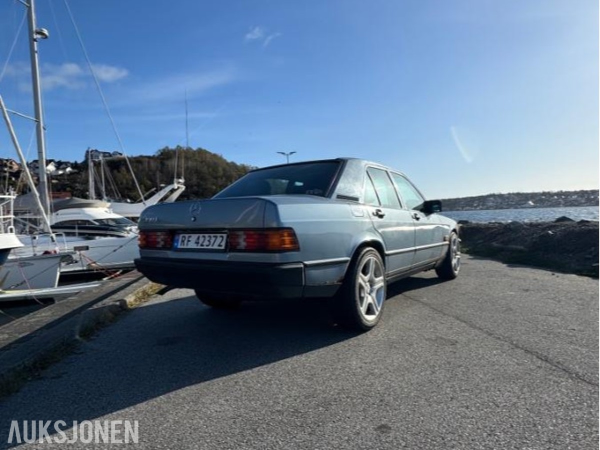 1985 Mercedes-Benz 190E 2.0 automat s+v dekk eu ok til 02.2027