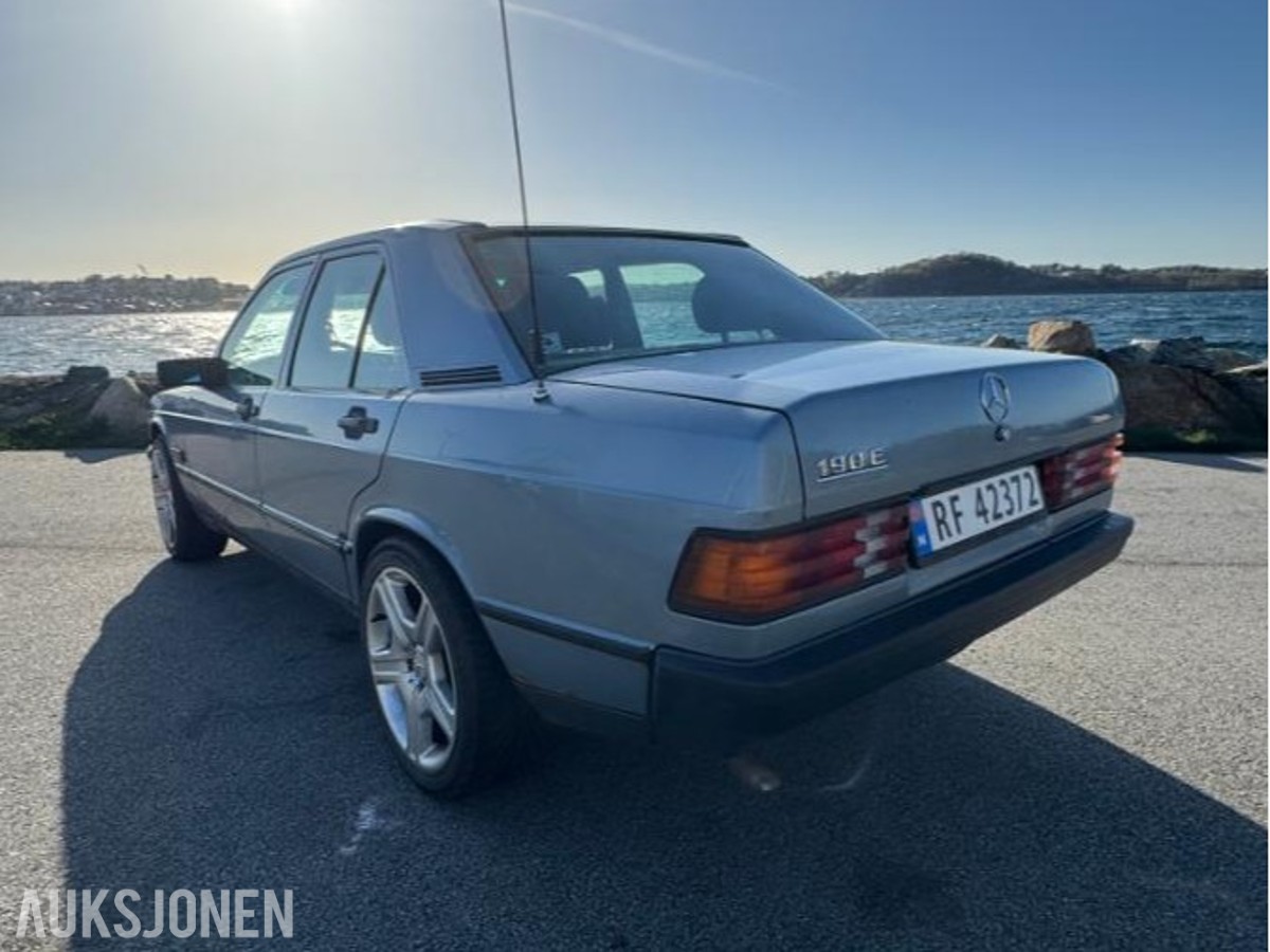 1985 Mercedes-Benz 190E 2.0 automat s+v dekk eu ok til 02.2027