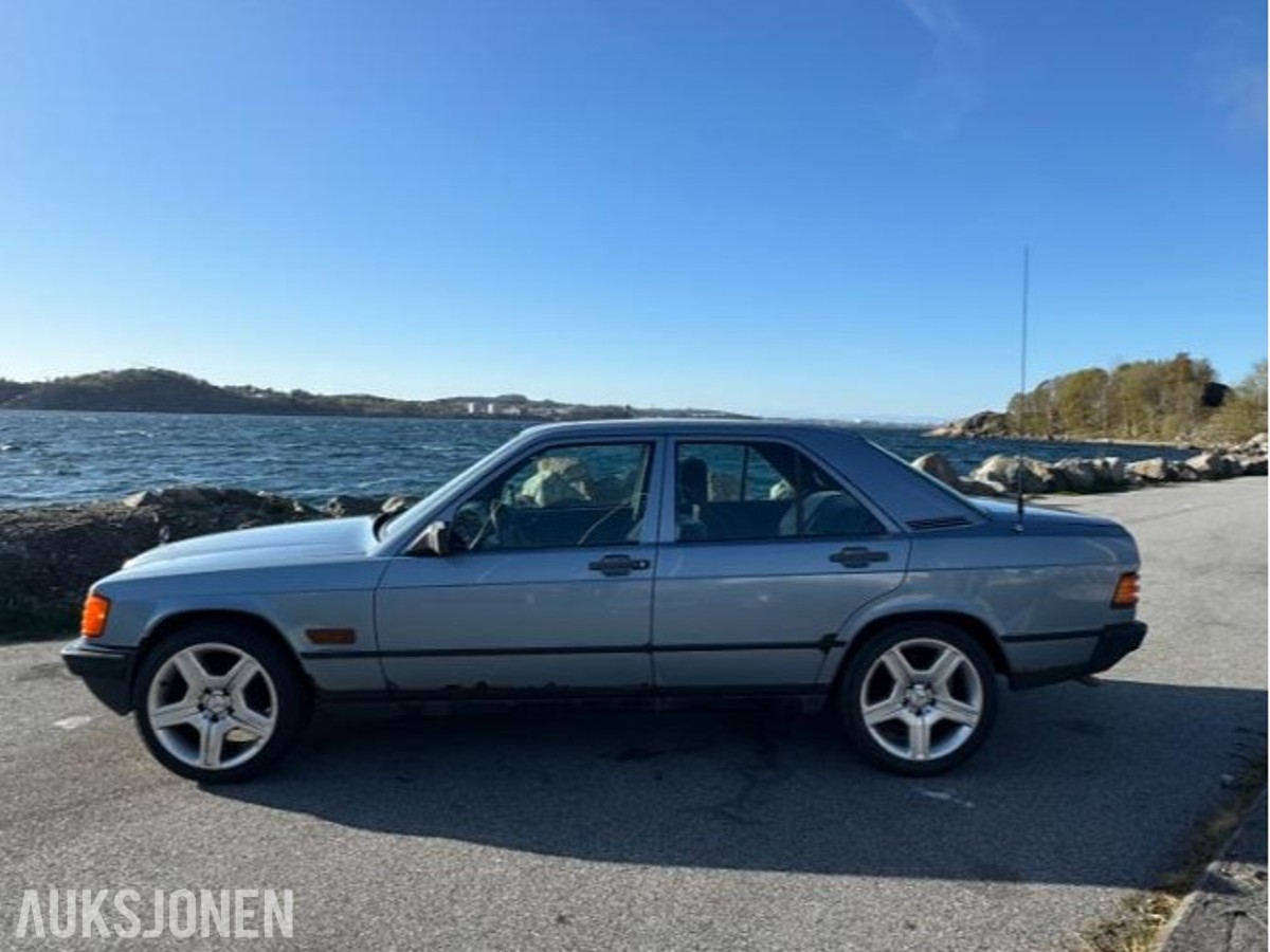 1985 Mercedes-Benz 190E 2.0 automat s+v dekk eu ok til 02.2027