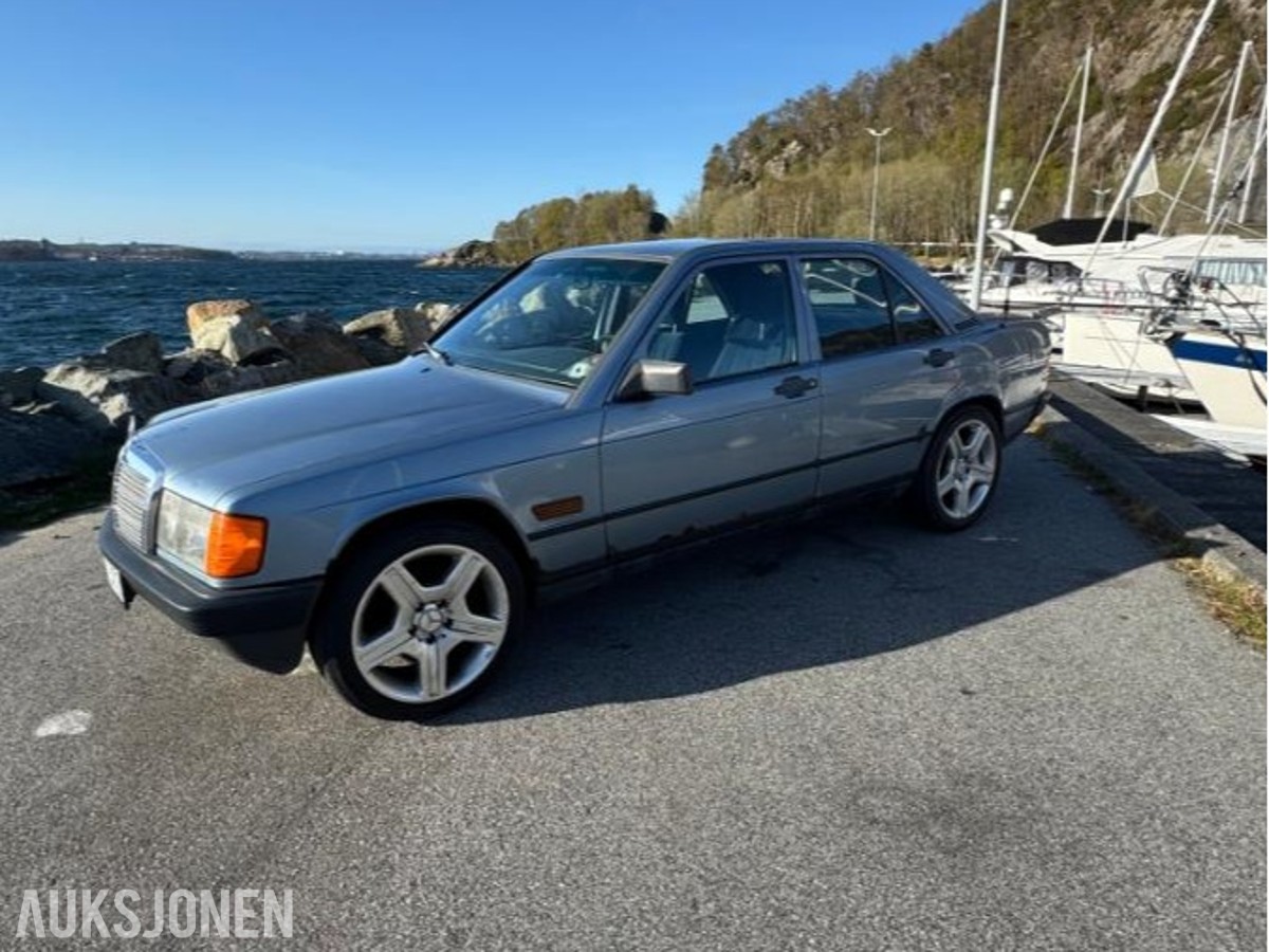 1985 Mercedes-Benz 190E 2.0 automat s+v dekk eu ok til 02.2027