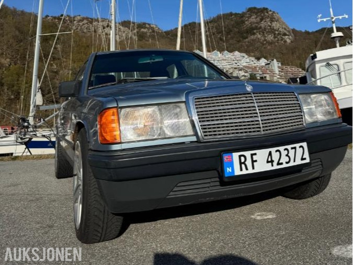 1985 Mercedes-Benz 190E 2.0 automat s+v dekk eu ok til 02.2027
