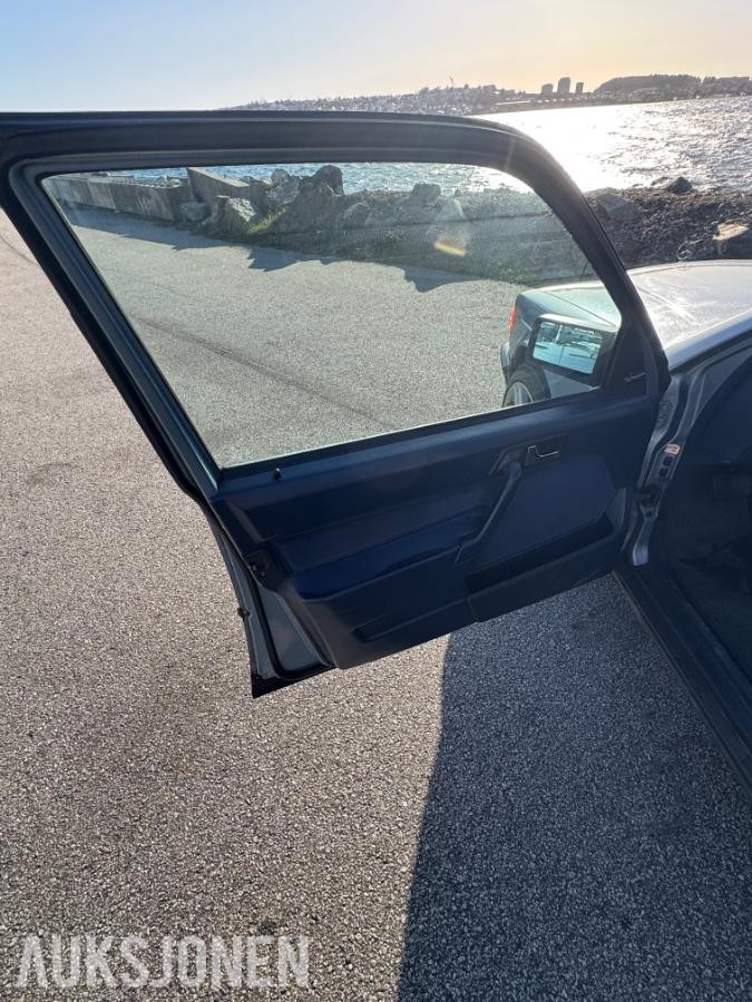 1985 Mercedes-Benz 190E 2.0 automat s+v dekk eu ok til 02.2027