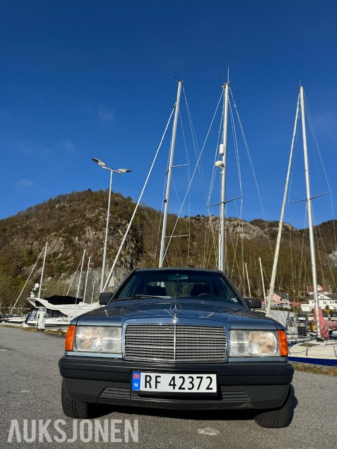 1985 Mercedes-Benz 190E 2.0 automat s+v dekk eu ok til 02.2027