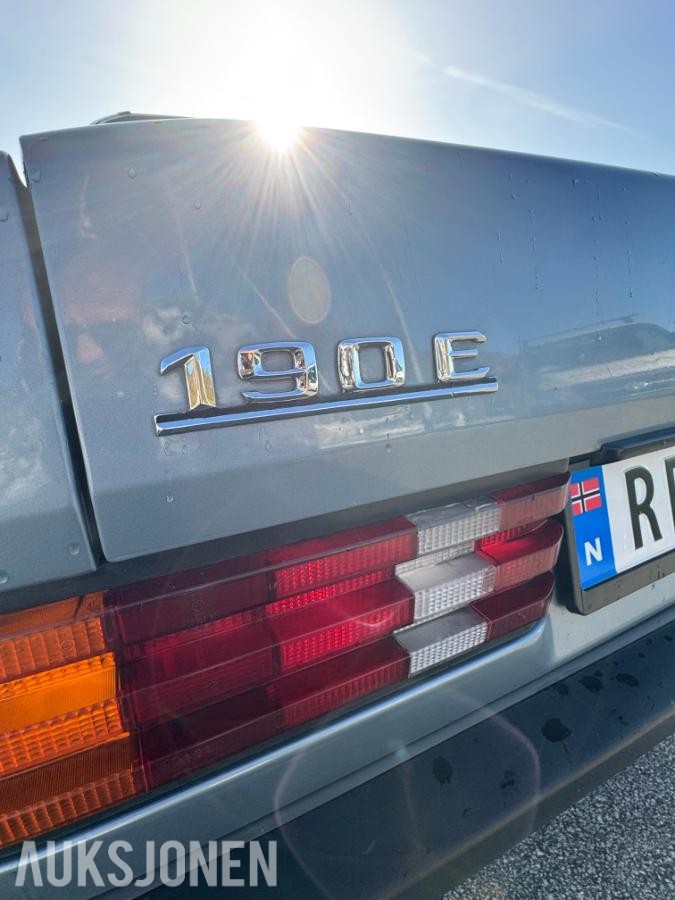 1985 Mercedes-Benz 190E 2.0 automat s+v dekk eu ok til 02.2027