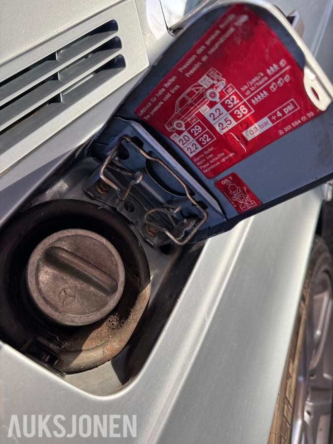 1985 Mercedes-Benz 190E 2.0 automat s+v dekk eu ok til 02.2027
