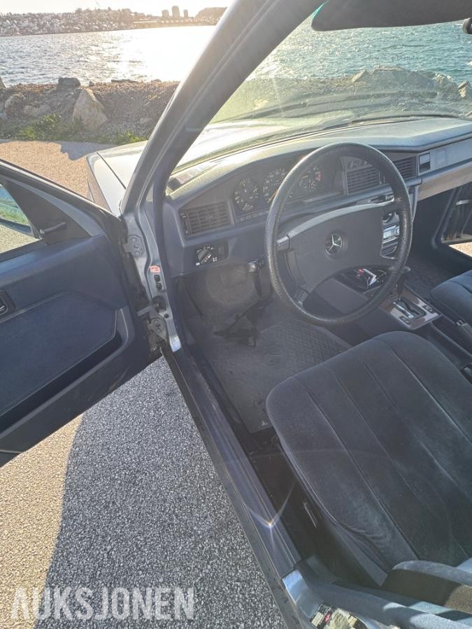 1985 Mercedes-Benz 190E 2.0 automat s+v dekk eu ok til 02.2027