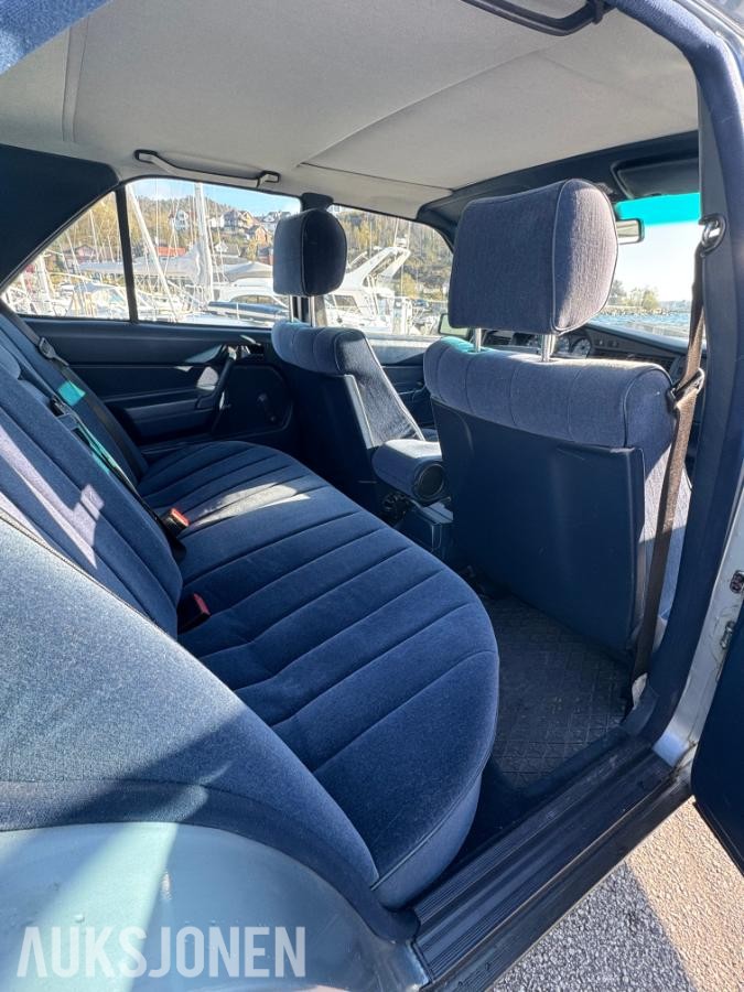 1985 Mercedes-Benz 190E 2.0 automat s+v dekk eu ok til 02.2027