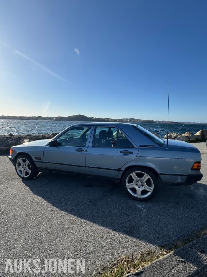 1985 Mercedes-Benz 190E 2.0 automat s+v dekk eu ok til 02.2027