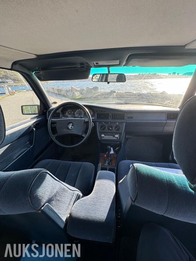 1985 Mercedes-Benz 190E 2.0 automat s+v dekk eu ok til 02.2027