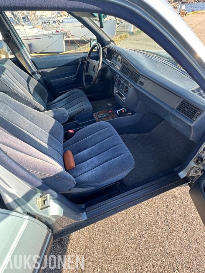 1985 Mercedes-Benz 190E 2.0 automat s+v dekk eu ok til 02.2027
