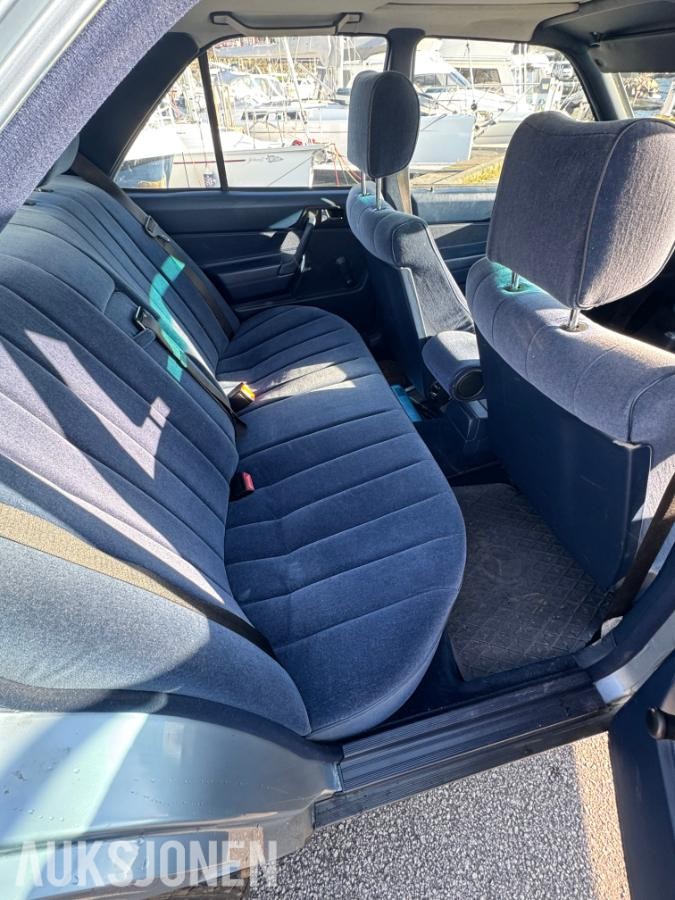 1985 Mercedes-Benz 190E 2.0 automat s+v dekk eu ok til 02.2027