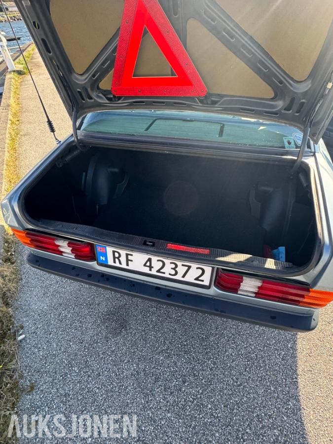 1985 Mercedes-Benz 190E 2.0 automat s+v dekk eu ok til 02.2027