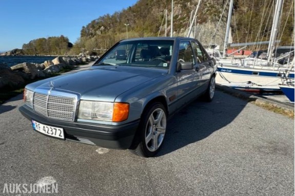 1985 Mercedes-Benz 190E 2.0 automat s+v dekk eu ok til 02.2027